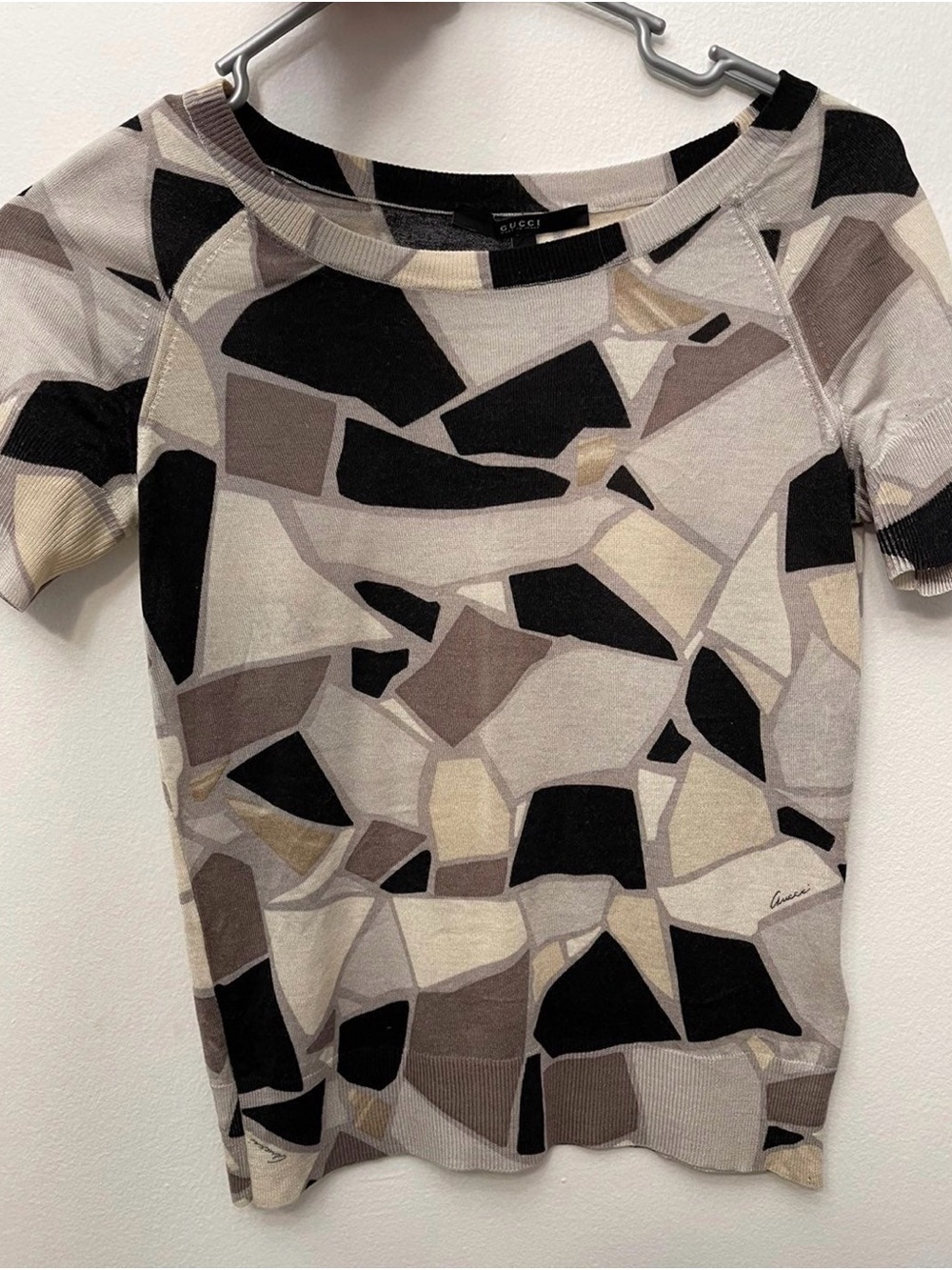 Gucci Short-Sleeve Mosaic Print Knit Top in Black, Beige and Brown